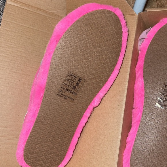 Faux Fur slipper sandals / elastic strap in back - Picture 8 of 8